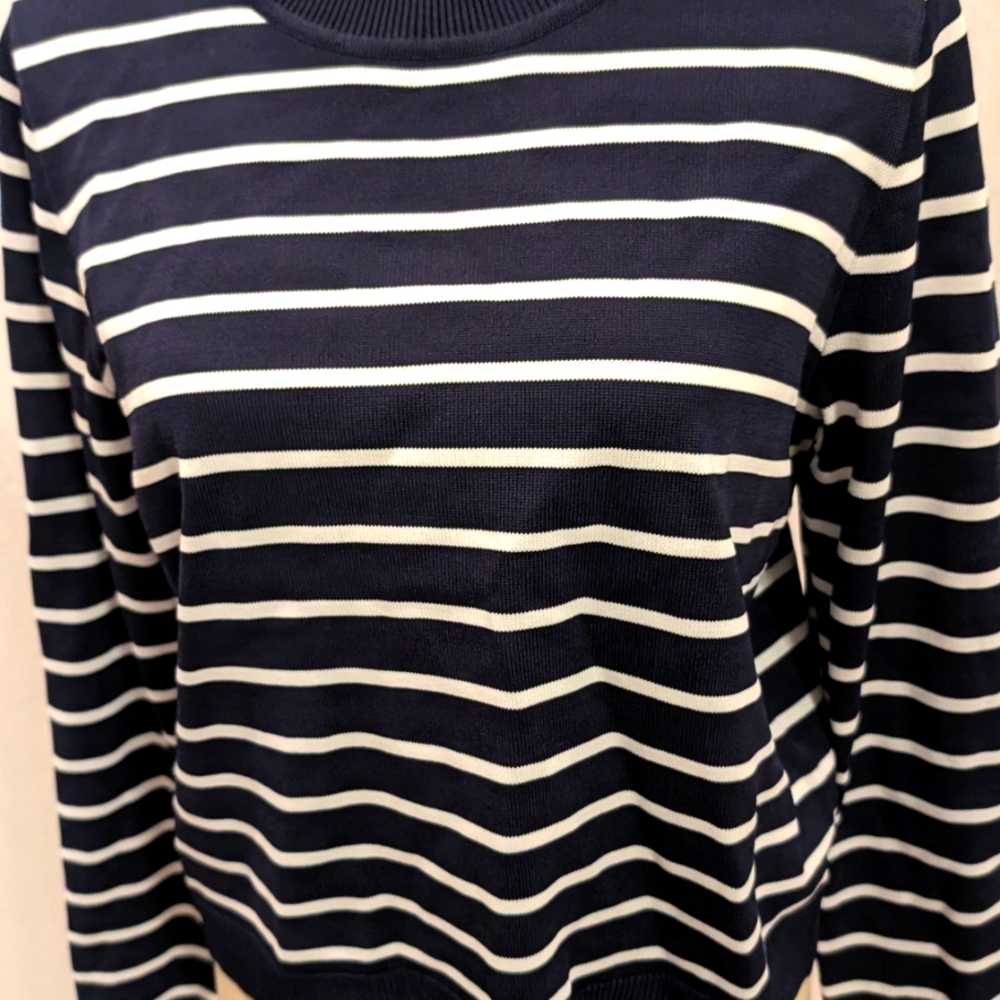 Women's sweater